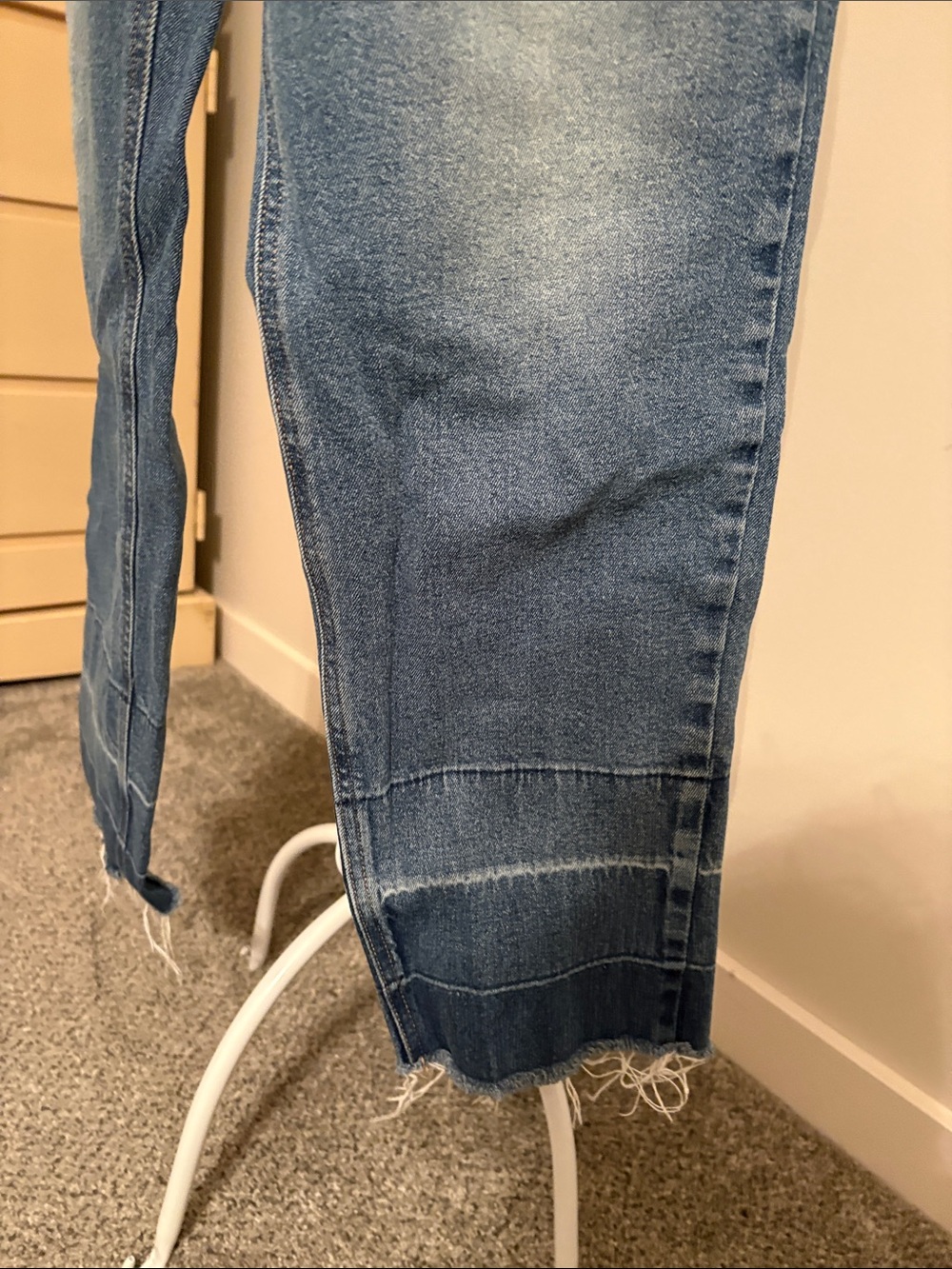 Women’s Blue Distressed cropped Straight-Leg Jeans - Picture 6 of 7